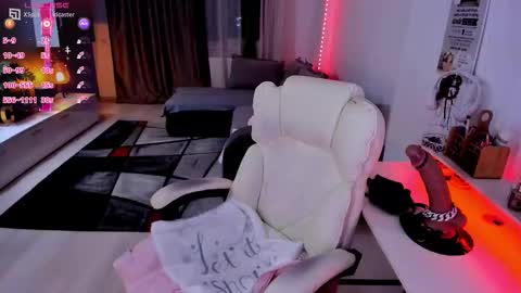 kaylee online show from February 11, 4:34 pm