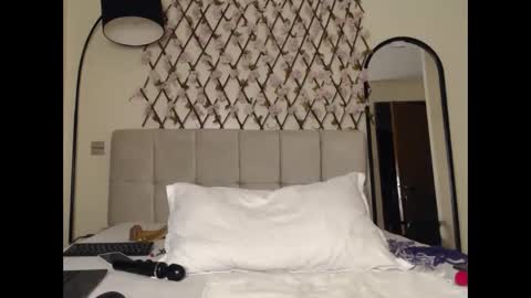 Kaylee online show from April 3, 12:30 am