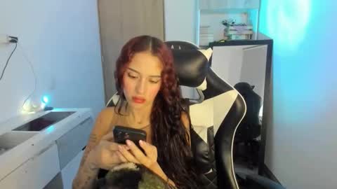 Snapshot of kaylie_xxx chatting on April 20, 11:50 pm kaylie online show from April 20, 11:50 pm