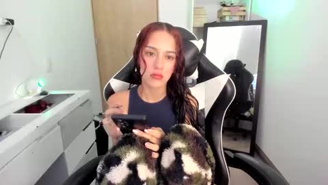 Snapshot of kaylie_xxx chatting on April 24, 6:43 pm kaylie online show from April 24, 6:43 pm