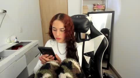 Snapshot of kaylie_xxx chatting on April 29, 7:09 pm kaylie online show from April 29, 7:09 pm