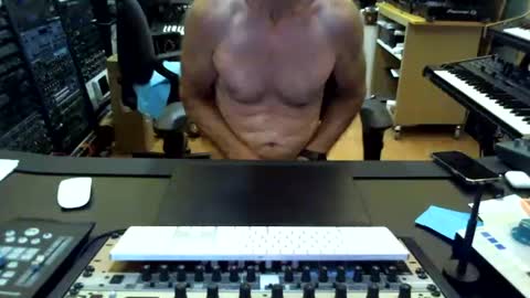 Snapshot of kaysersoze64 chatting on June 30, 11:55 am enjoy online show from June 30, 11:55 am
