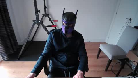 Neon online show from February 2, 3:44 pm