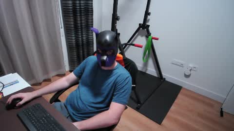 Neon online show from July 8, 9:52 pm