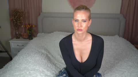 EliandKylie online show from January 11, 3:55 am