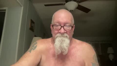 Snapshot of kcbace61760 chatting on December 22, 1:23 am kcbace61760 online show from December 22, 1:23 am