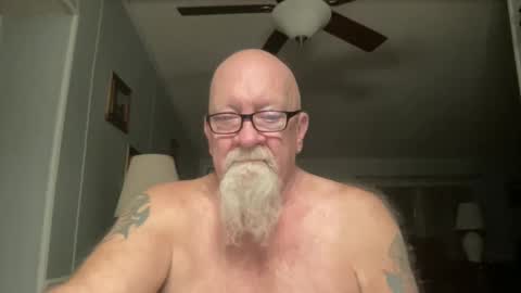 Snapshot of kcbace61760 chatting on October 17, 12:47 am kcbace61760 online show from October 17, 12:47 am