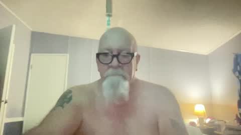 Snapshot of kcbace61760 chatting on December 22, 5:04 am kcbace61760 online show from December 22, 5:04 am