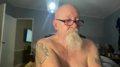 Snapshot of kcbace61760 chatting on March 1, 1:40 am kcbace61760 online show from March 1, 1:40 am