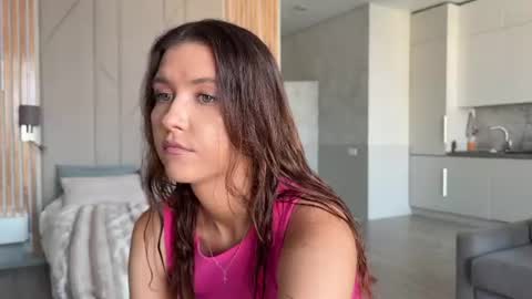 Keeley 3 online show from June 25, 1:05 am