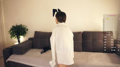 Snapshot of keeleyreineck chatting on May 16, 10:36 am Nika online show from May 16, 10:36 am