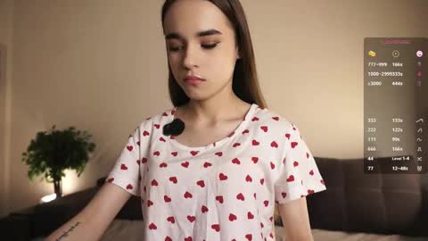 Snapshot of keeleyreineck chatting on May 25, 8:31 am Nika online show from May 25, 8:31 am