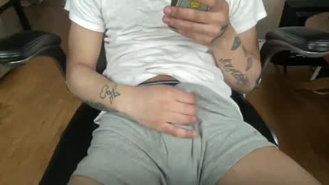 Keesey23 online show from February 13, 10:06 pm