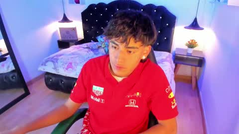 Snapshot of keevin_cross_ chatting on March 8, 3:56 pm Keevin online show from March 8, 3:56 pm