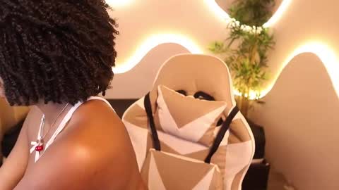 Kehlannis online show from September 30, 8:03 pm