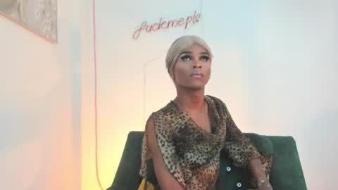 Snapshot of keila_mendoza chatting on June 21, 8:44 pm Keila online show from June 21, 8:44 pm