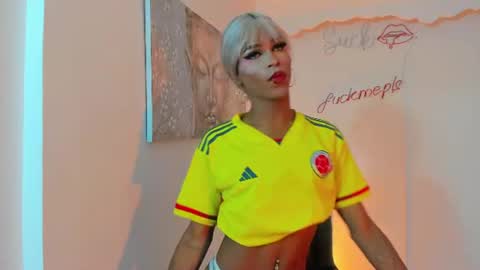 Snapshot of keila_mendoza chatting on June 28, 5:24 am Keila online show from June 28, 5:24 am