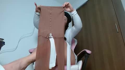 keilafranco online show from November 27, 9:06 pm