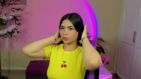 Snapshot of keira_clinton chatting on March 25, 3:18 pm Antonella online show from March 25, 3:18 pm