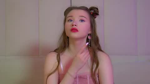 Keira online show from May 4, 6:04 pm