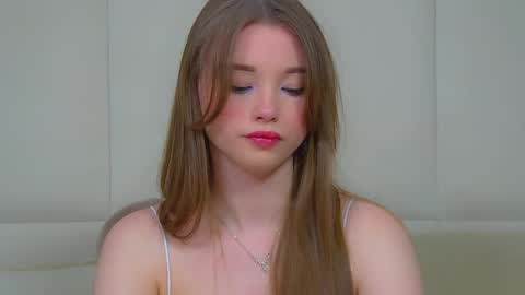 Keira online show from May 14, 6:04 pm