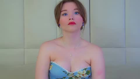 Keira online show from May 17, 6:33 am
