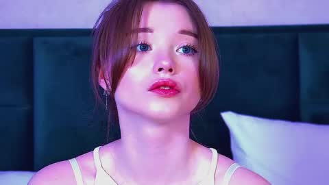 Keira online show from May 23, 7:02 am