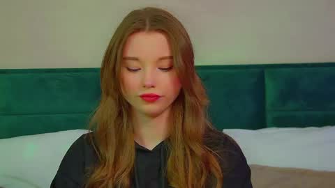 Keira online show from May 25, 6:03 pm