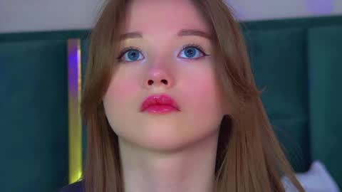 Keira online show from May 27, 1:57 am