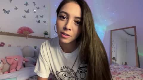 Snapshot of keirasworld chatting on March 25, 12:38 am keira online show from March 25, 12:38 am