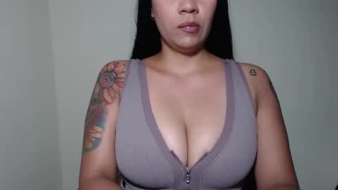 Keisha Thomson  online show from May 26, 3:57 am