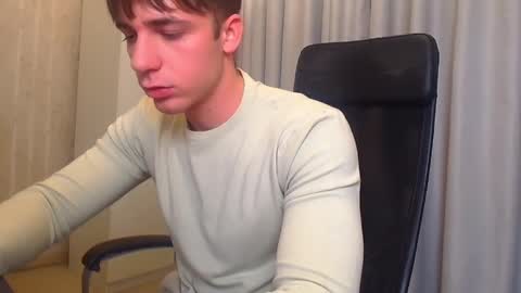 Snapshot of kellenwest chatting on December 21, 5:14 am KellenWest online show from December 21, 5:14 am