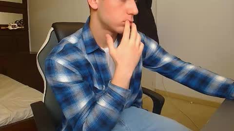 Snapshot of kellenwest chatting on January 7, 5:10 am KellenWest online show from January 7, 5:10 am