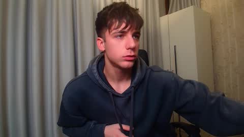 Snapshot of kellenwest chatting on January 10, 5:20 am KellenWest online show from January 10, 5:20 am