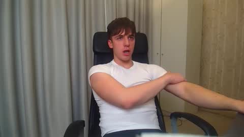 Snapshot of kellenwest chatting on January 13, 11:26 am KellenWest online show from January 13, 11:26 am