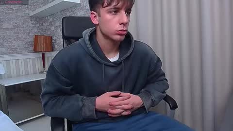 Snapshot of kellenwest chatting on January 14, 11:16 am KellenWest online show from January 14, 11:16 am