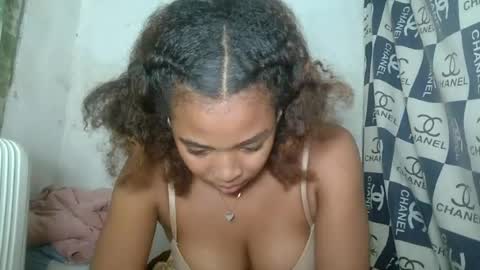 Snapshot of kelly0069 chatting on June 15, 8:33 pm kelly0069 online show from June 15, 8:33 pm