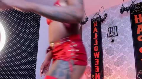 kelly__thomson online show from October 25, 11:10 pm