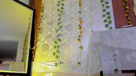 kelly__thomson online show from February 14, 11:45 pm