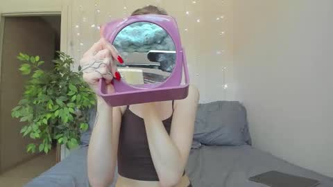 kelly_gerzikaaa online show from February 16, 4:41 am