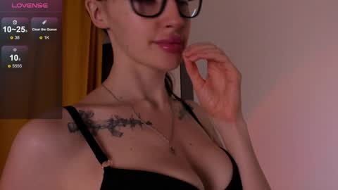 Kelly online show from February 6, 6:24 pm