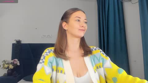 Kelly XO online show from December 12, 2:11 pm