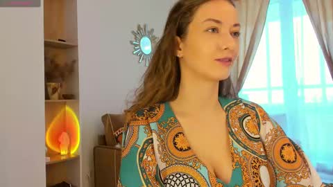 Kelly XO online show from February 17, 1:21 pm