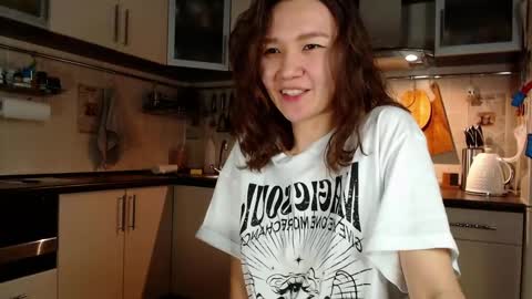 Snapshot of kelly_yon chatting on December 28, 8:47 pm Kelly online show from December 28, 8:47 pm