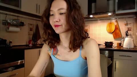 Snapshot of kelly_yon chatting on January 7, 9:14 pm Kelly online show from January 7, 9:14 pm