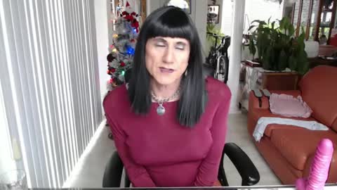 Snapshot of kellyannelynn chatting on December 7, 8:38 pm kellyanne Lynn but please call me fucktoy online show from December 7, 8:38 pm