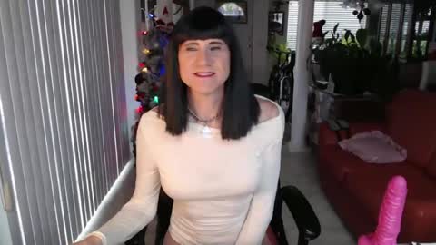 Snapshot of kellyannelynn chatting on December 29, 5:01 pm kellyanne Lynn but please call me fucktoy online show from December 29, 5:01 pm