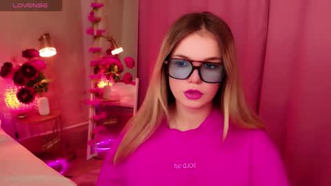 Kelly online show from November 30, 6:23 pm