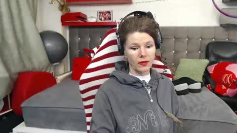 kelly online show from February 4, 6:25 pm