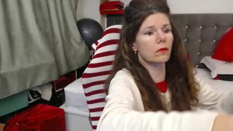 kelly online show from February 18, 7:10 pm